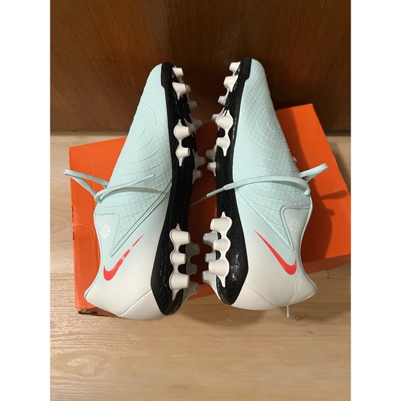 Athletic_Shoes